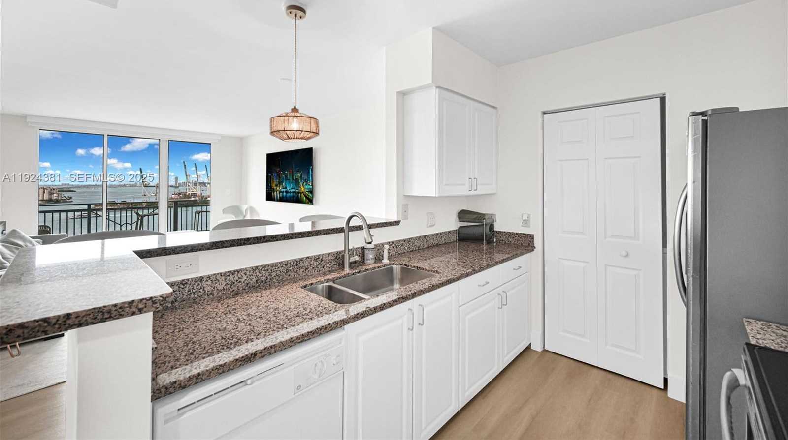 Small Image of 90 ALTON RD #1908, Miami Beach Number 10