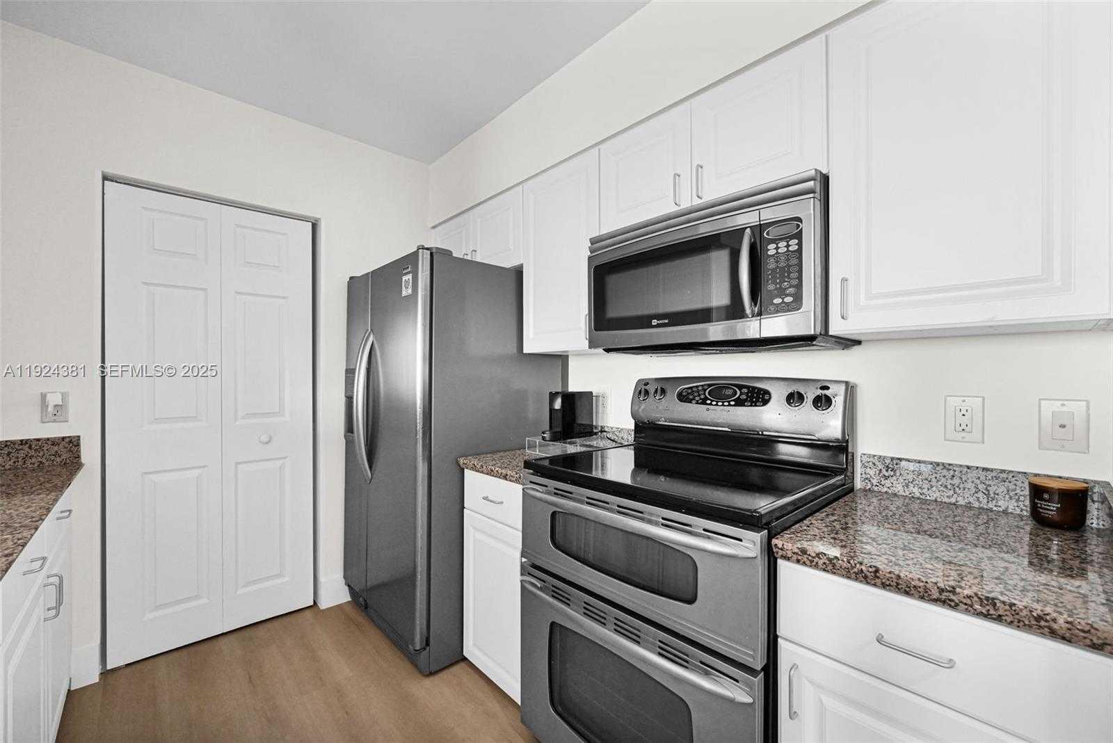 Small Image of 90 ALTON RD #1908, Miami Beach Number 11