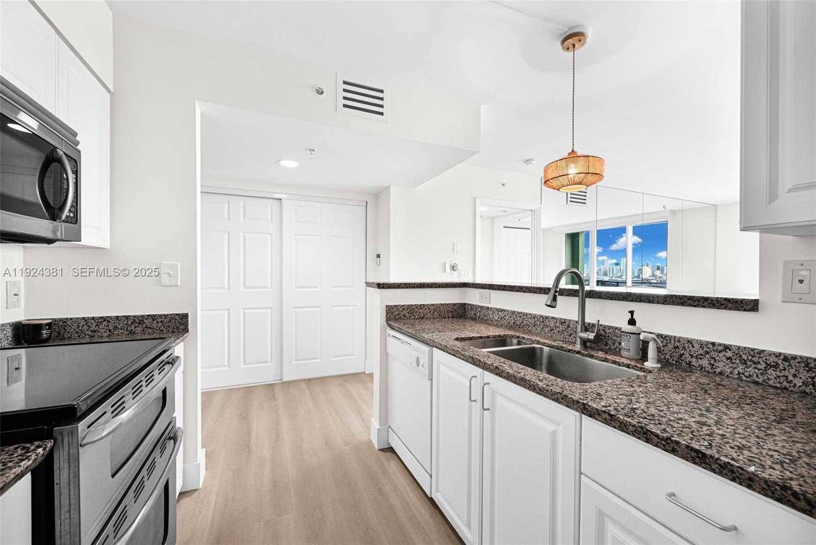 Small Image of 90 ALTON RD #1908, Miami Beach Number 13
