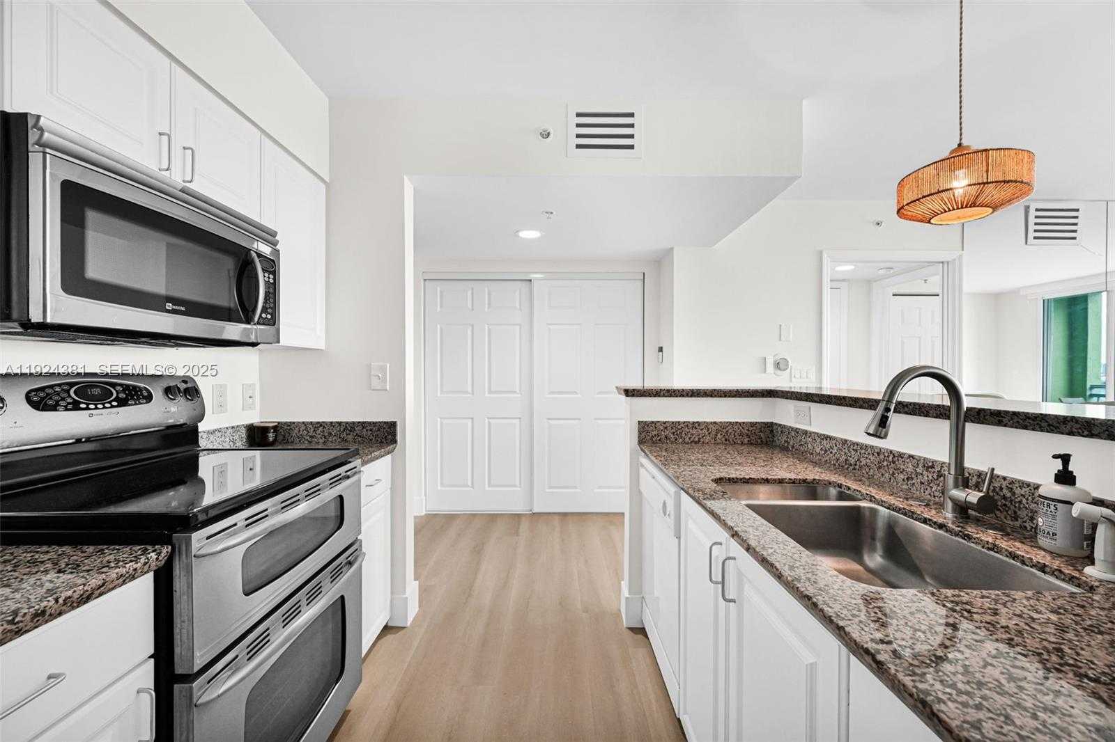 Small Image of 90 ALTON RD #1908, Miami Beach Number 14