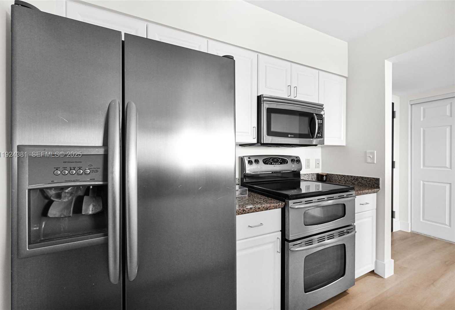 Small Image of 90 ALTON RD #1908, Miami Beach Number 15