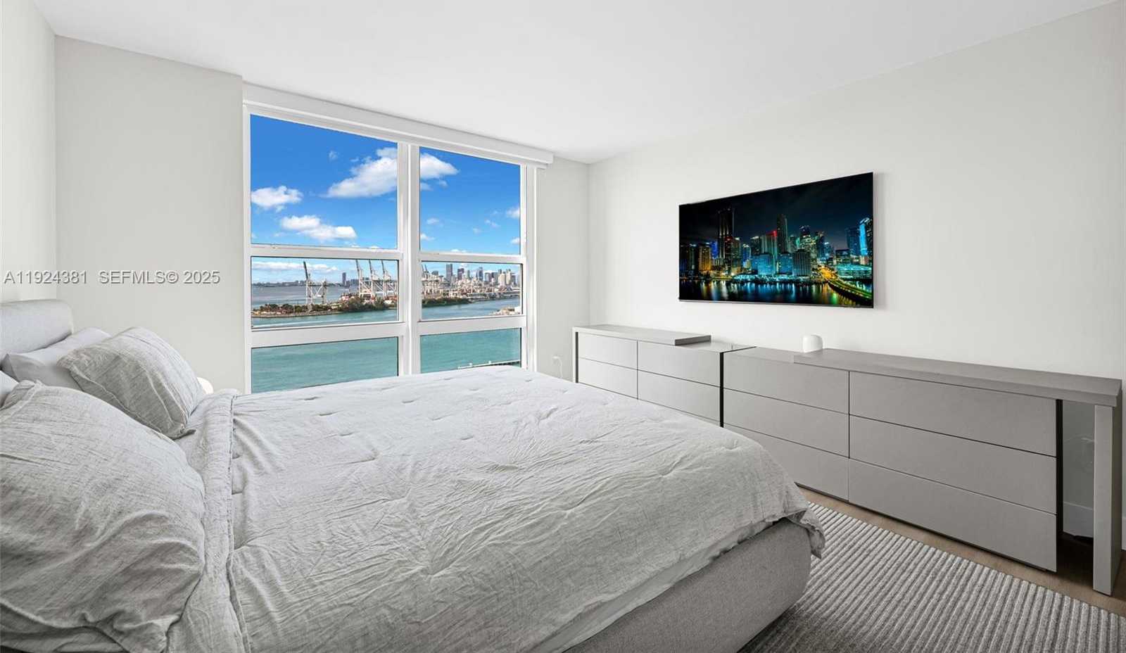 Small Image of 90 ALTON RD #1908, Miami Beach Number 18