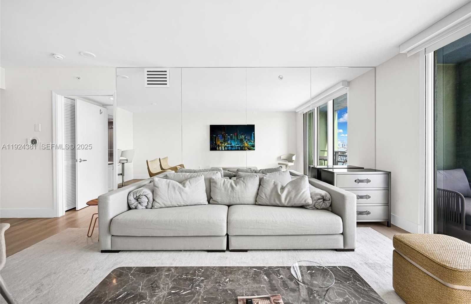 Small Image of 90 ALTON RD #1908, Miami Beach Number 6