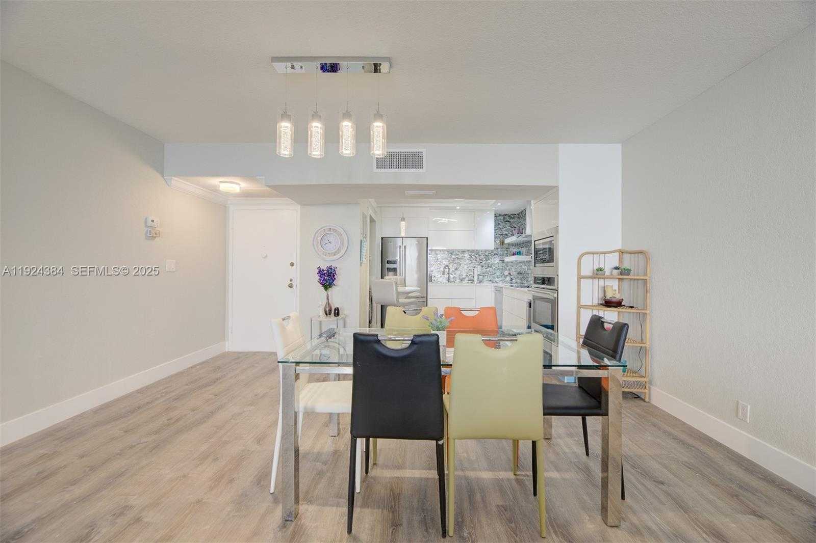 Imagen de Pequeño Objeto