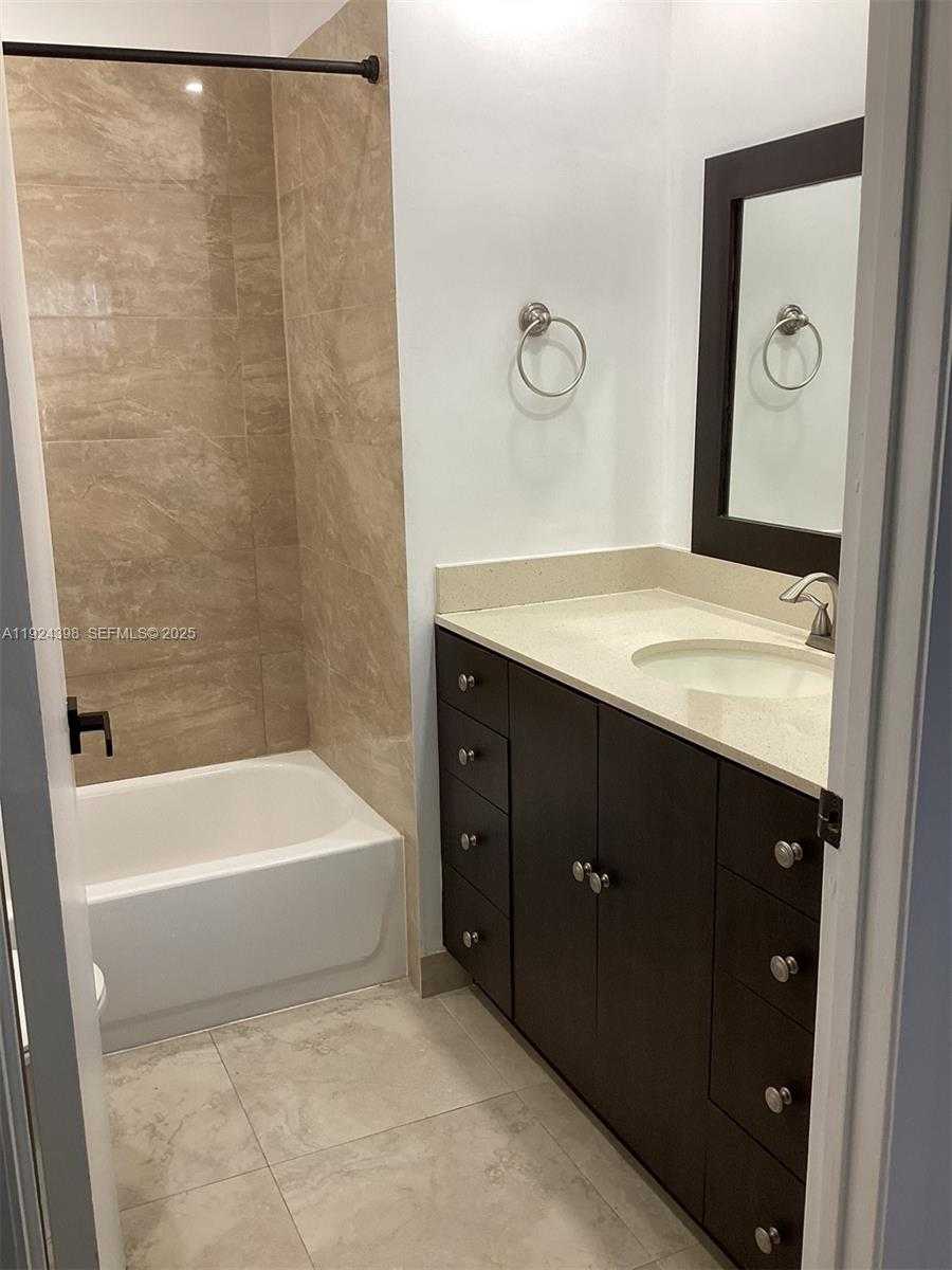 Small Image of 15330 SOUTH WEST 106TH TER #903, Miami Number 17