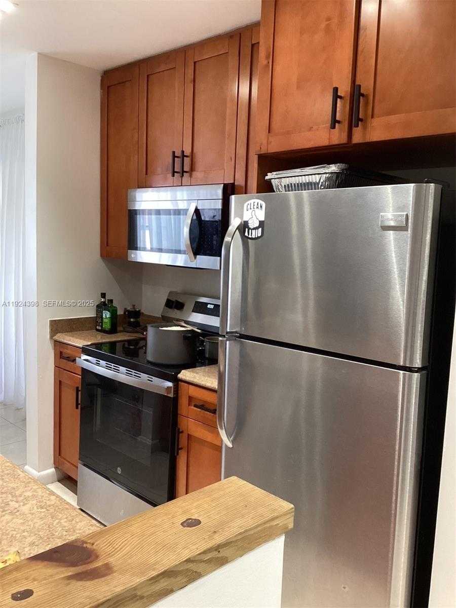 Small Image of 15330 SOUTH WEST 106TH TER #903, Miami Number 19