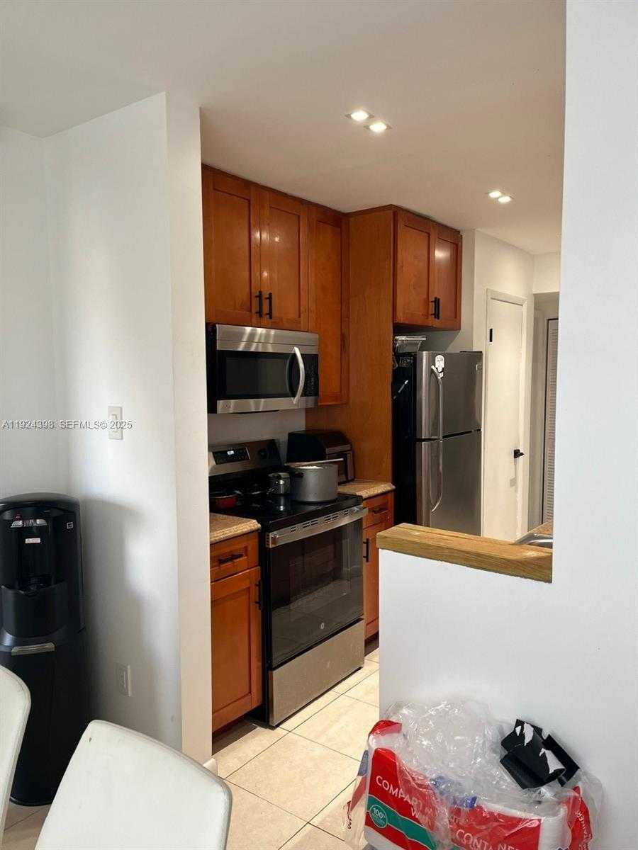 Small Image of 15330 SOUTH WEST 106TH TER #903, Miami Number 21