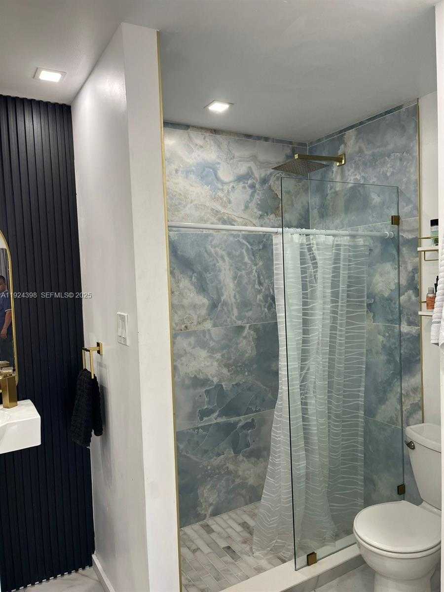 Small Image of 15330 SOUTH WEST 106TH TER #903, Miami Number 32