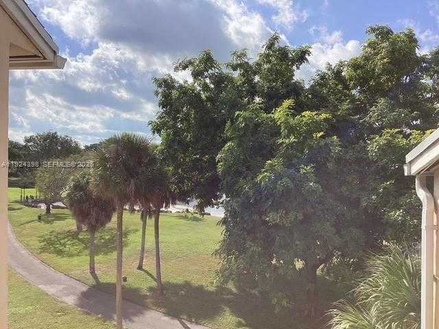 Small Image of 15330 SOUTH WEST 106TH TER #903, Miami Number 39