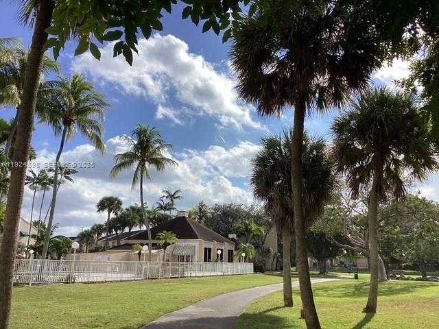 Small Image of 15330 SOUTH WEST 106TH TER #903, Miami Number 47