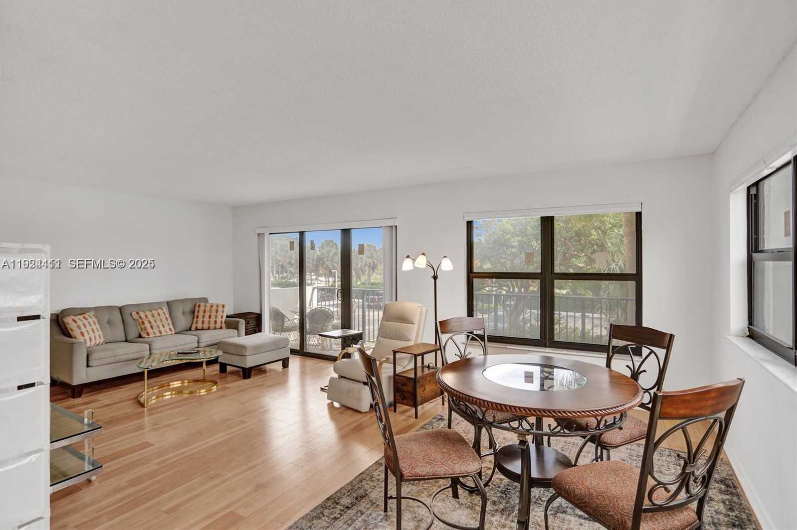 Imagen de Pequeño Objeto