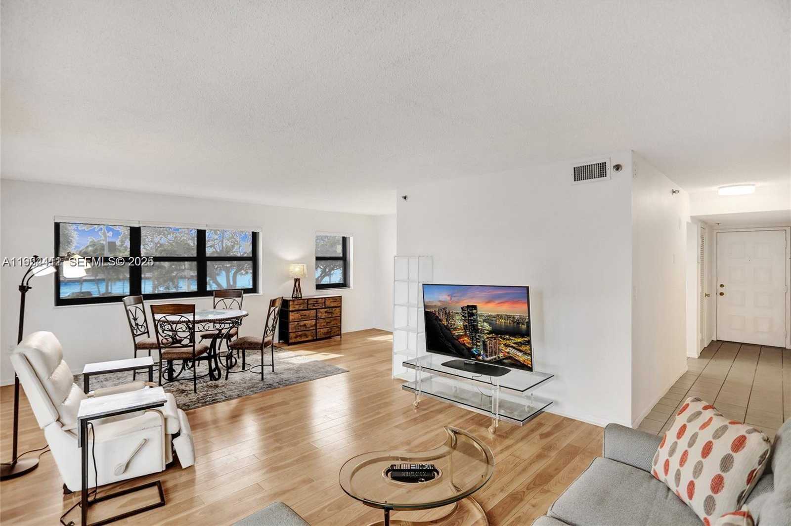 Imagen de Pequeño Objeto