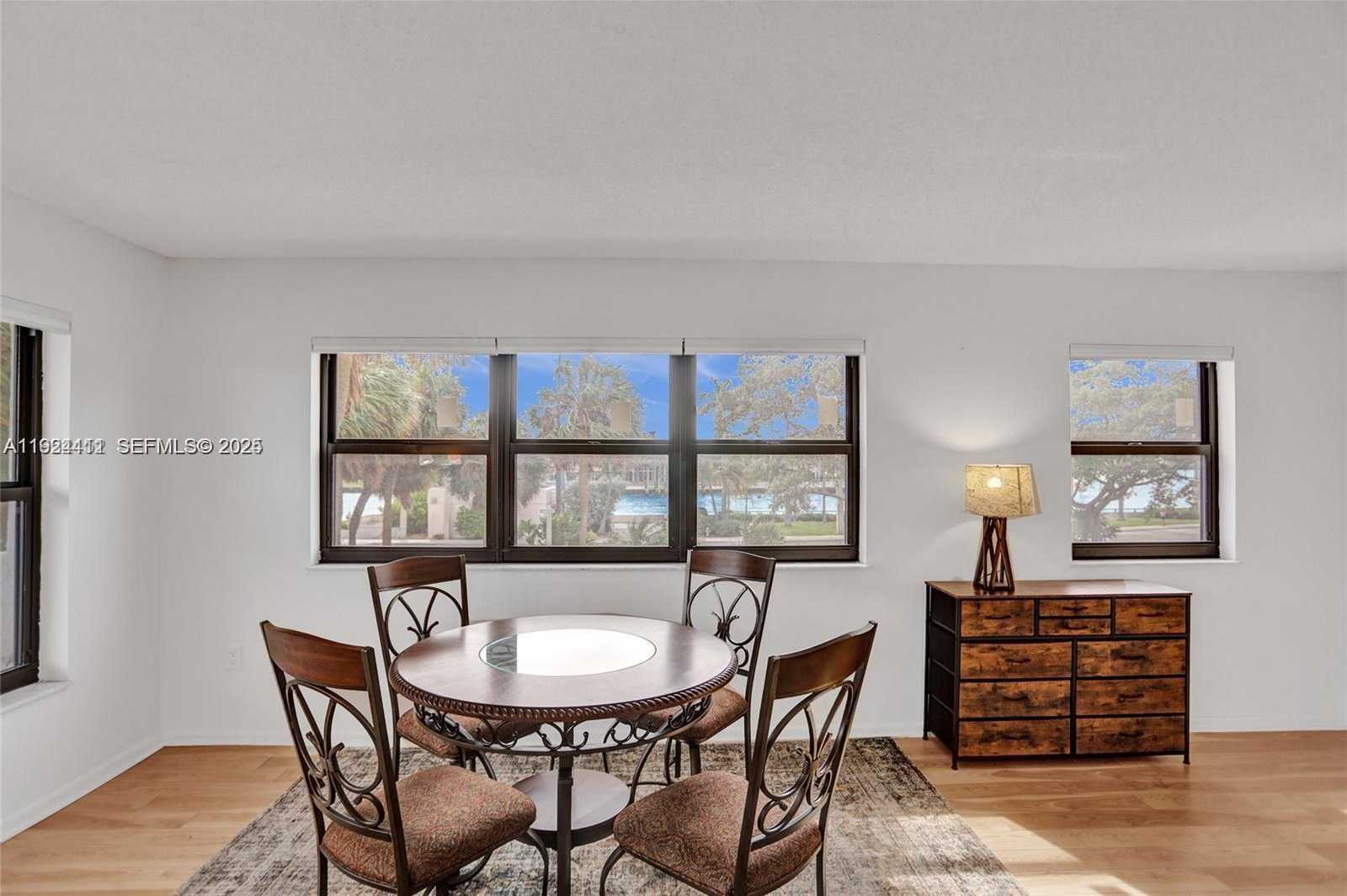 Imagen de Pequeño Objeto