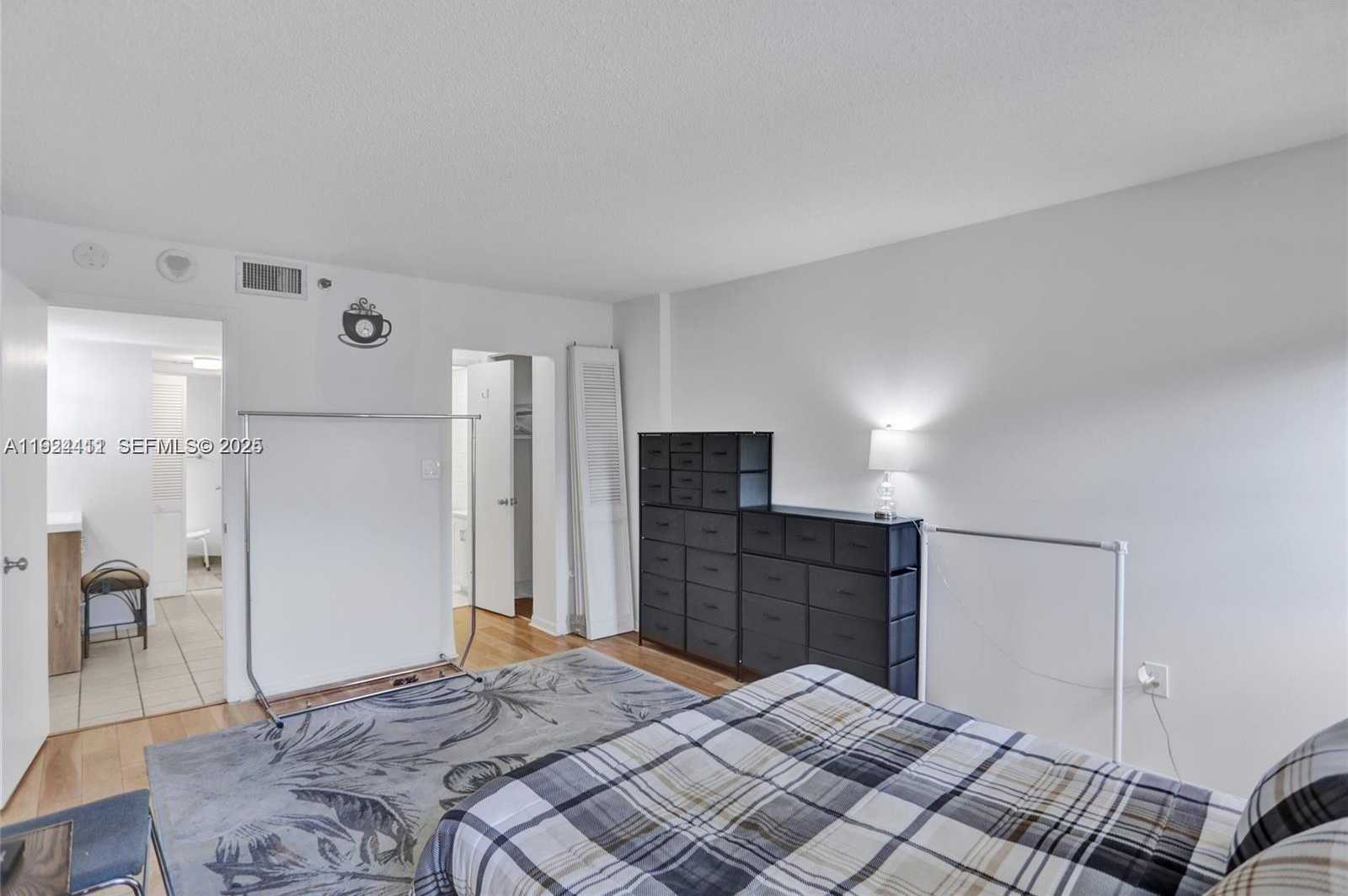 Imagen de Pequeño Objeto