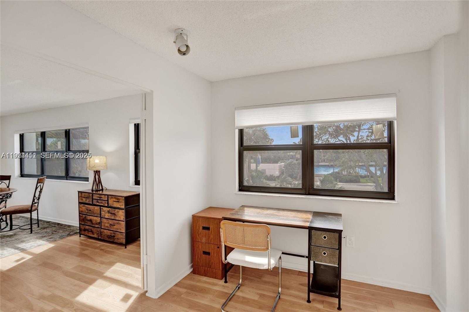 Imagen de Pequeño Objeto