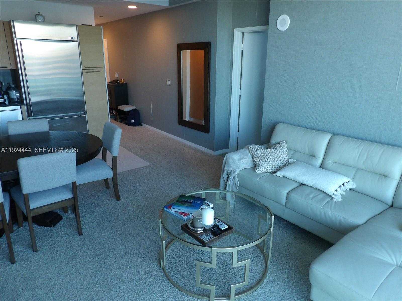 Small Image of 950 BRICKELL BAY DR #4206, Miami Number 1