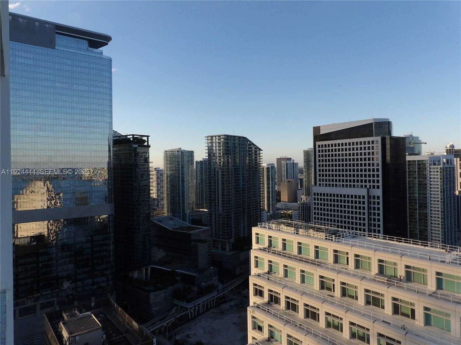 Small Image of 950 BRICKELL BAY DR #4206, Miami Number 14