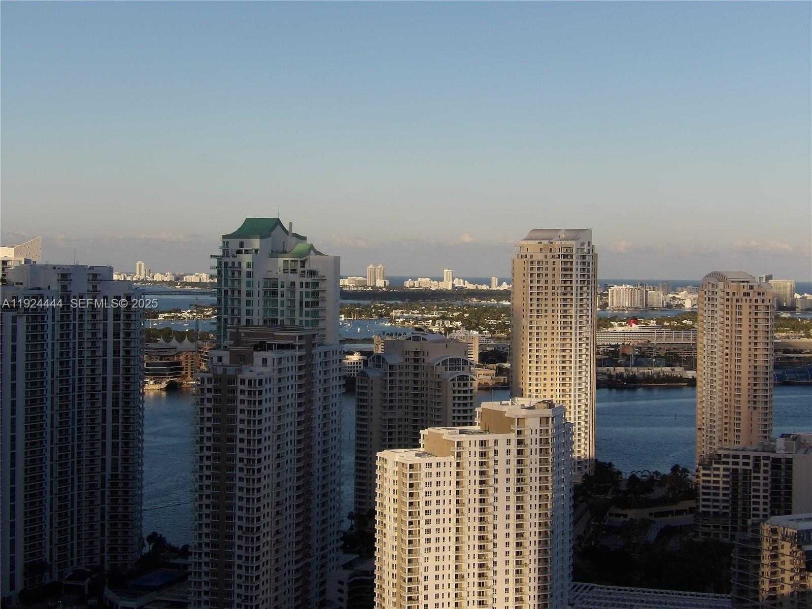 Small Image of 950 BRICKELL BAY DR #4206, Miami Number 16