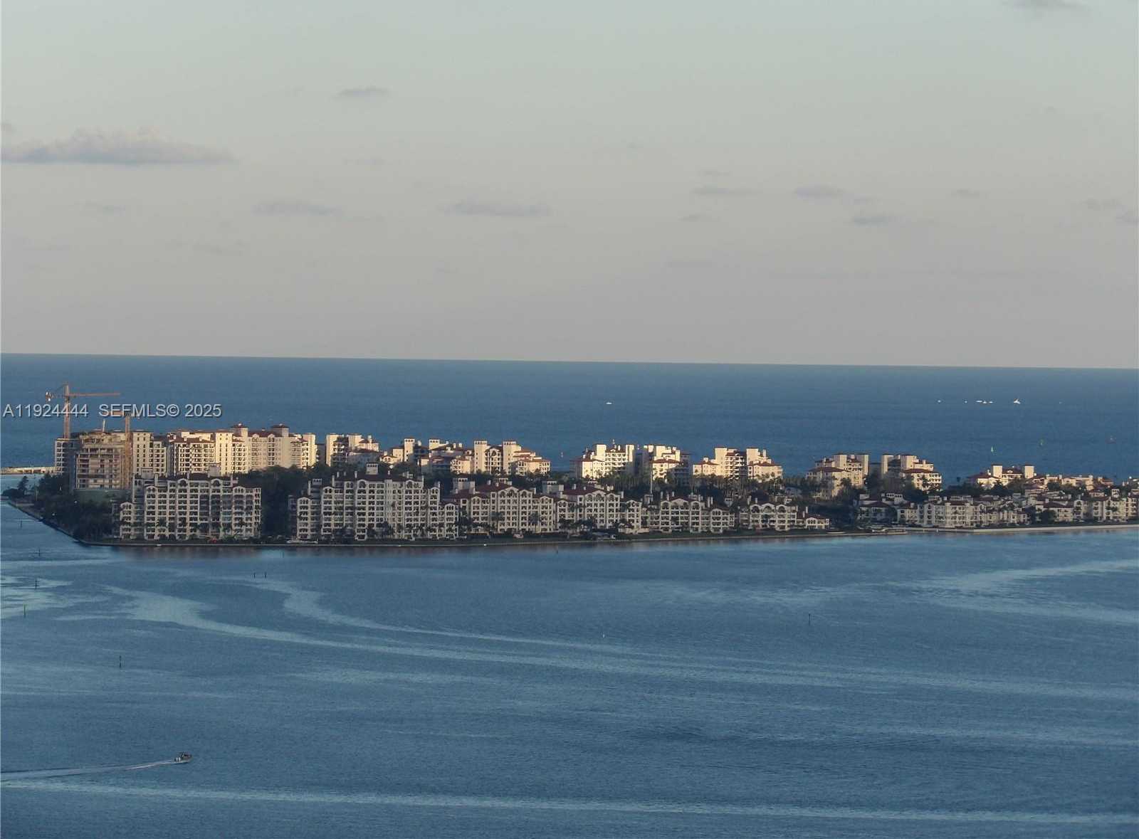 Small Image of 950 BRICKELL BAY DR #4206, Miami Number 19