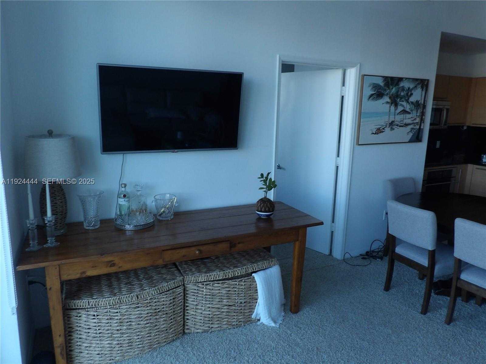 Small Image of 950 BRICKELL BAY DR #4206, Miami Number 4