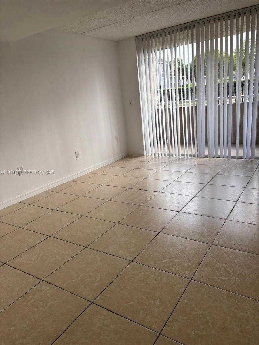 Small Image of 6045 NORTH WEST 186TH ST #123, Hialeah Number 3