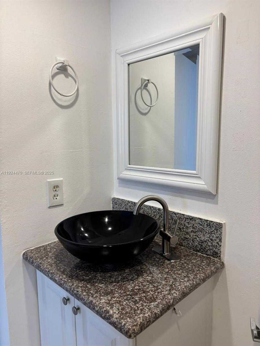 Small Image of 6045 NORTH WEST 186TH ST #123, Hialeah Number 8