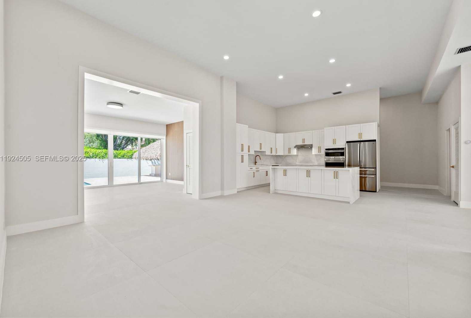 Small Image of 16160 SOUTH WEST 89TH PL, Palmetto Bay Number 4