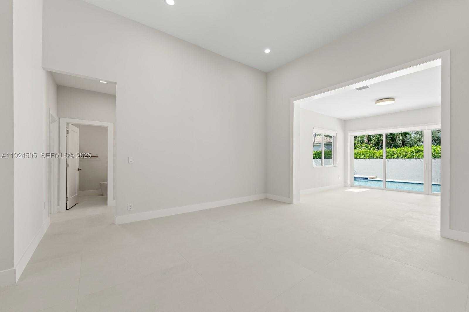 Small Image of 16160 SOUTH WEST 89TH PL, Palmetto Bay Number 8