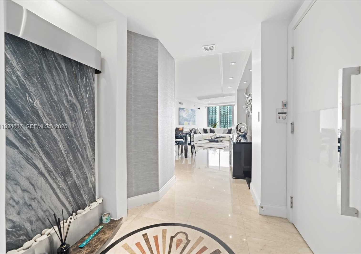 Imagen de Pequeño Objeto