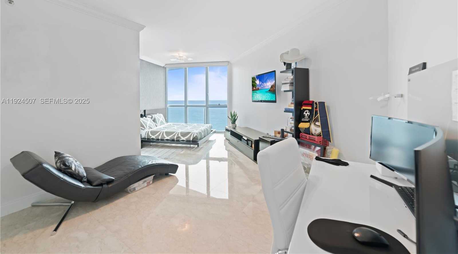 Imagen de Pequeño Objeto