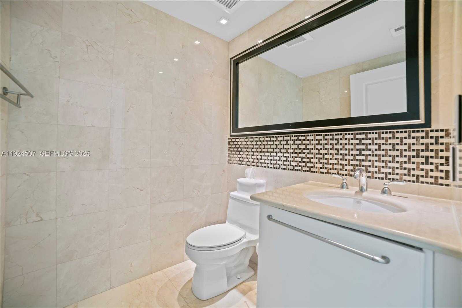 Imagen de Pequeño Objeto