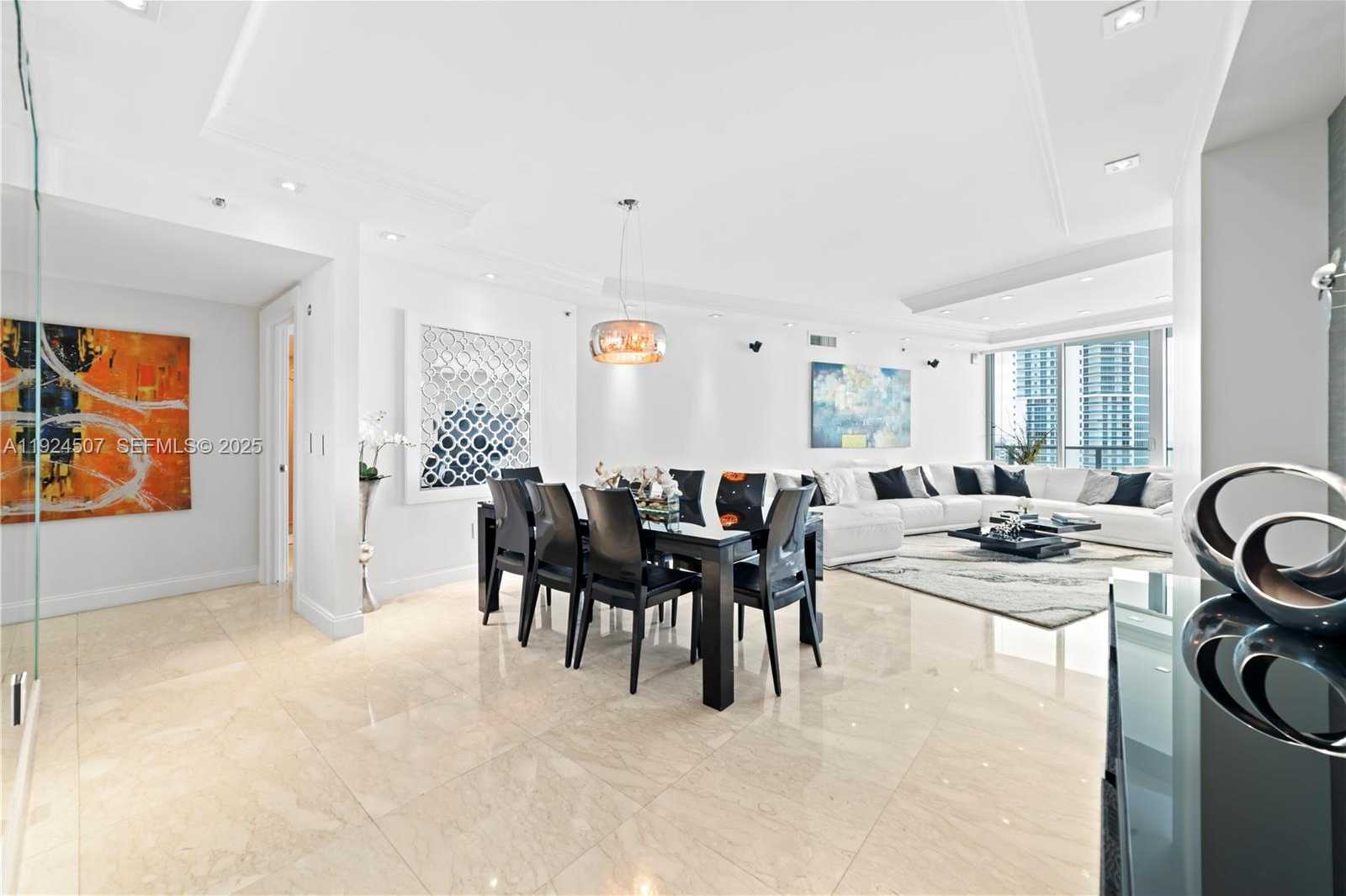 Imagen de Pequeño Objeto