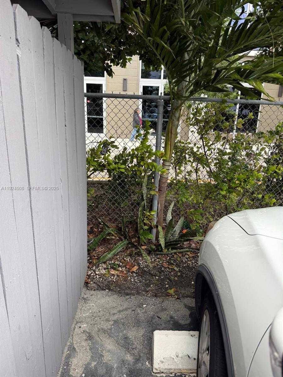 Small Image of 8101 SOUTH WEST 72 AV #214W, Miami Number 11