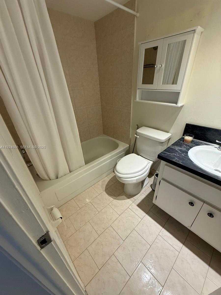 Small Image of 8101 SOUTH WEST 72 AV #214W, Miami Number 6