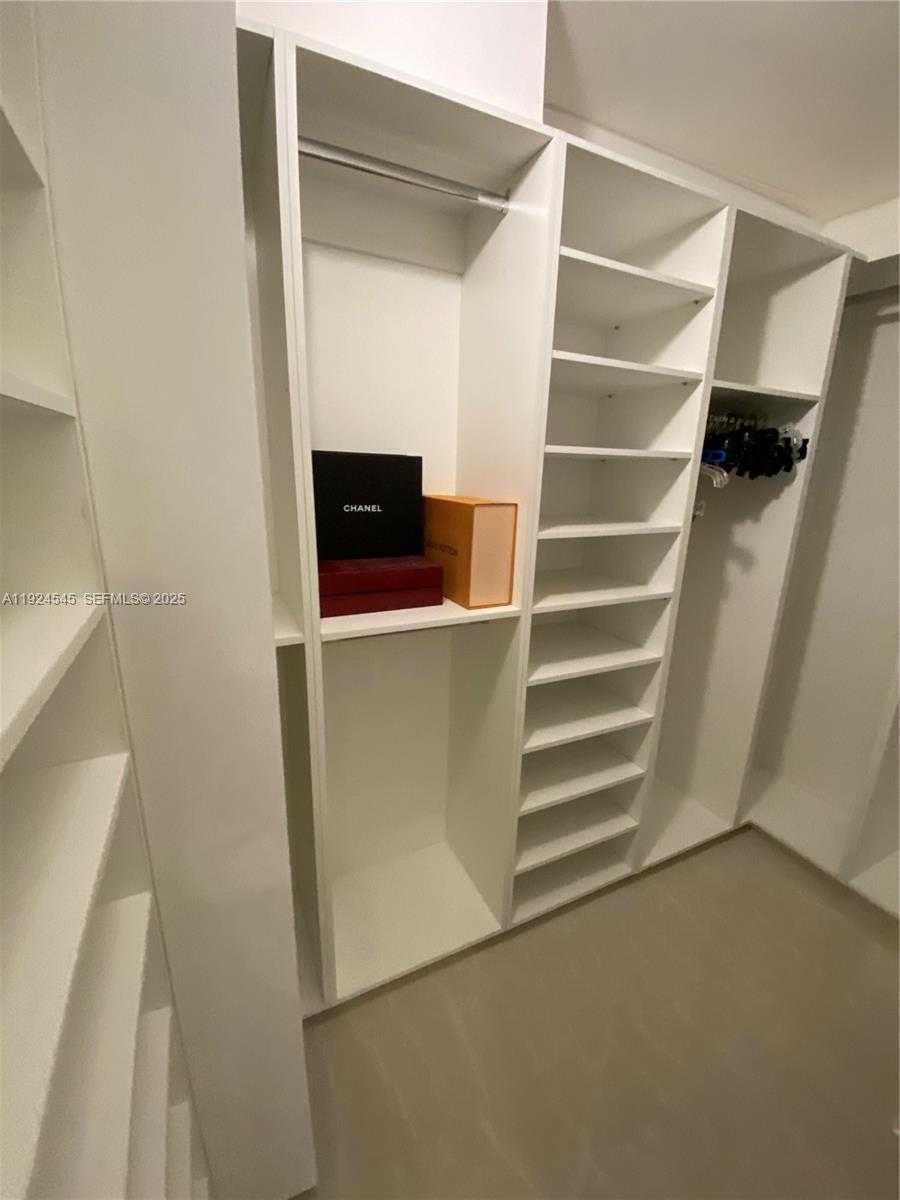 Small Image of 1500 SOUTH OCEAN DR #16J, Hollywood Number 11