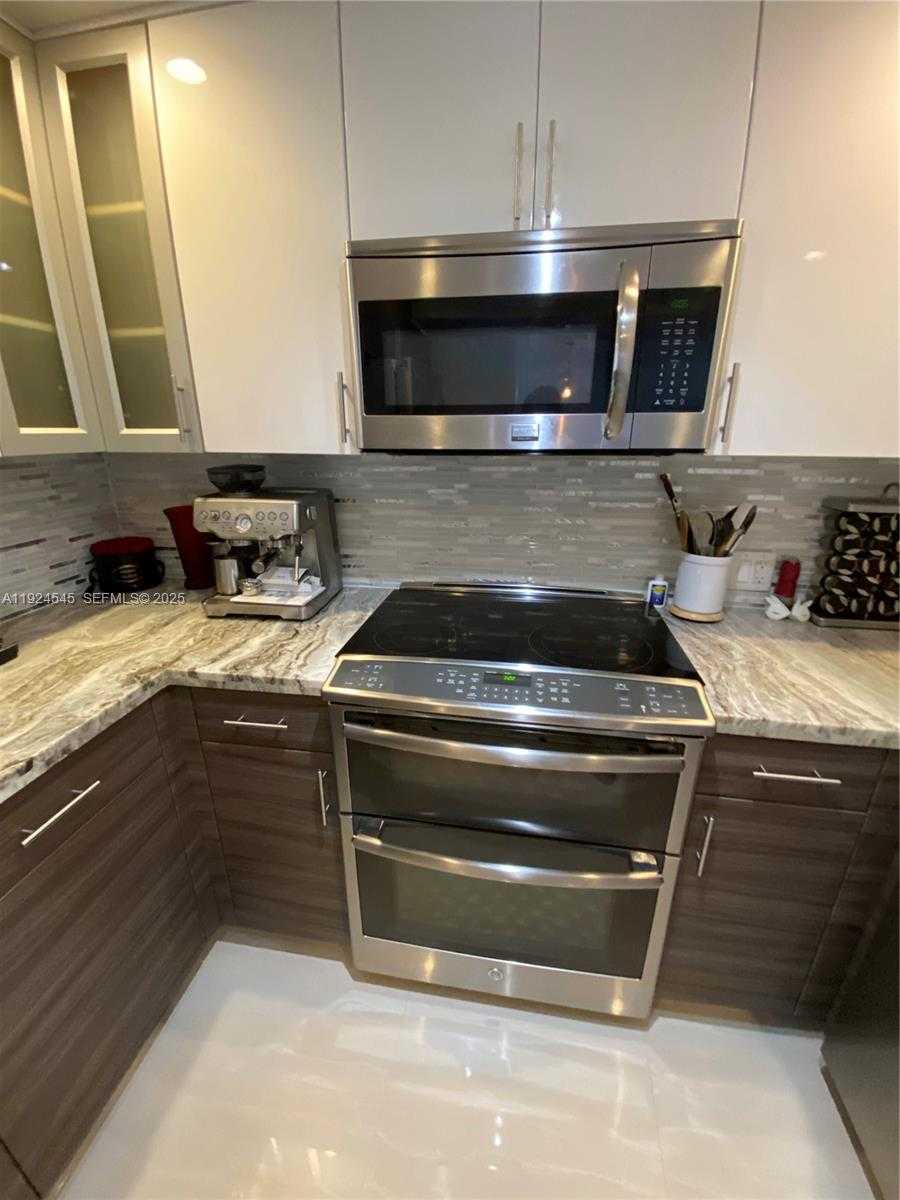 Small Image of 1500 SOUTH OCEAN DR #16J, Hollywood Number 15