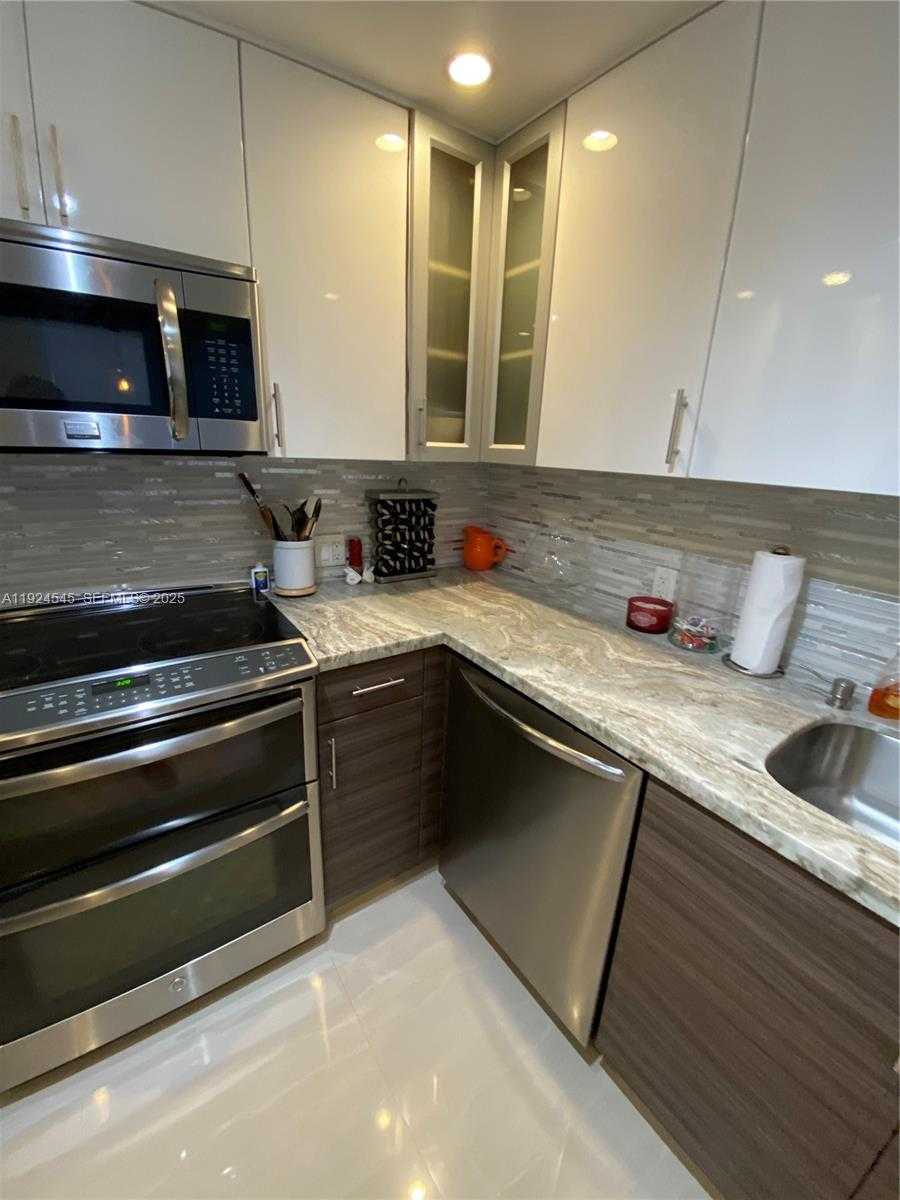 Small Image of 1500 SOUTH OCEAN DR #16J, Hollywood Number 16