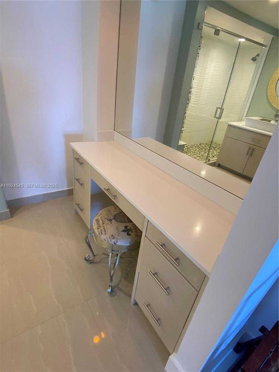 Small Image of 1500 SOUTH OCEAN DR #16J, Hollywood Number 5