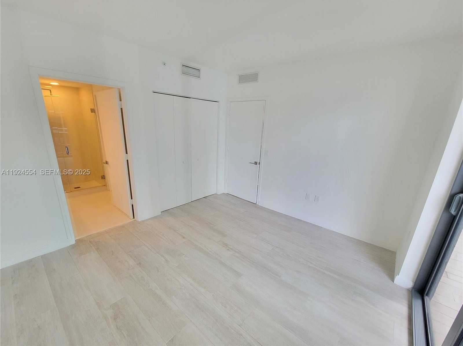 Small Image of 55 SOUTH WEST 9TH ST #1807, Miami Number 10