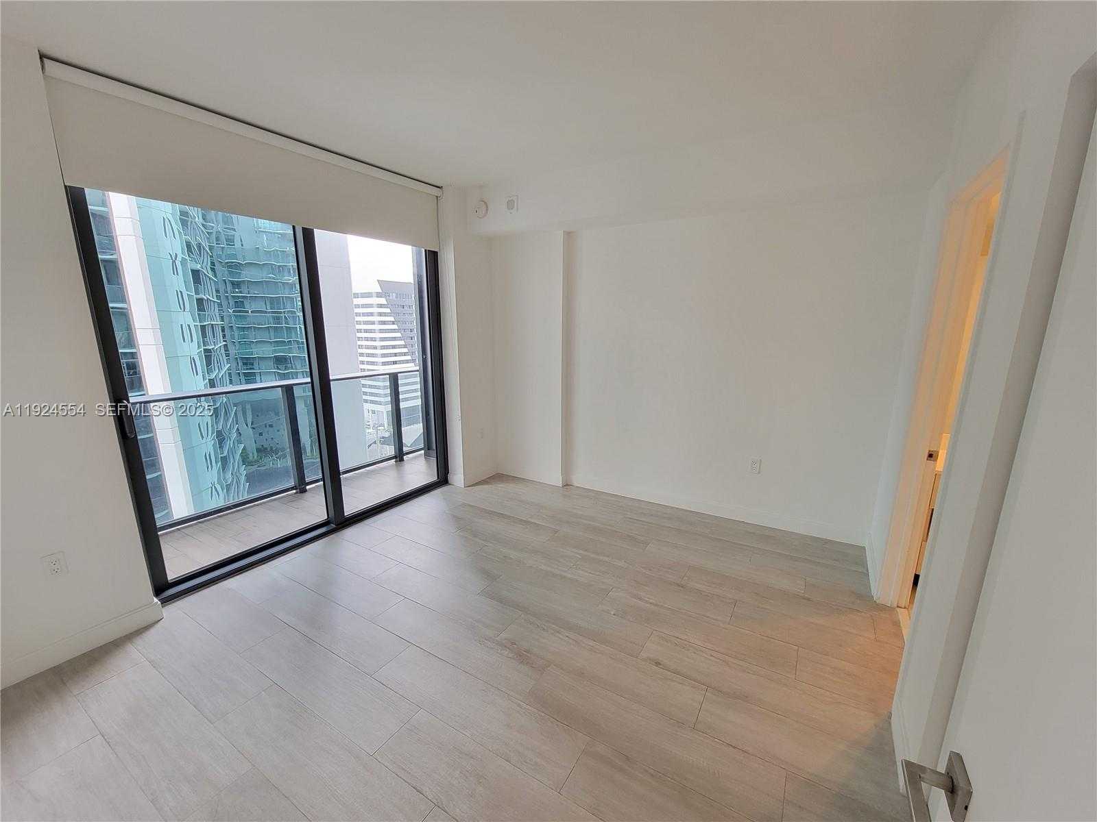 Small Image of 55 SOUTH WEST 9TH ST #1807, Miami Number 5