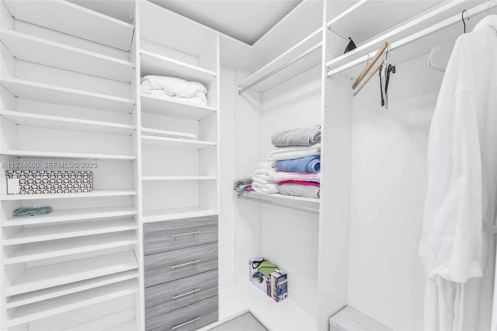 Imagen de Pequeño Objeto