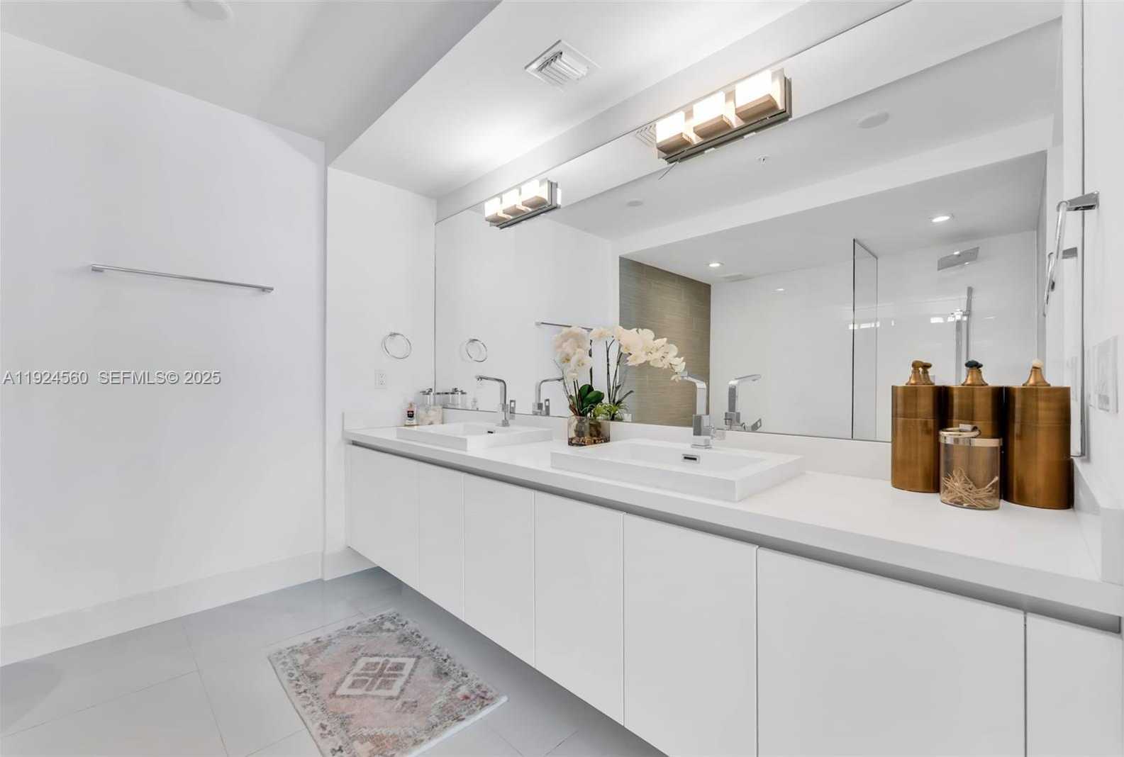 Imagen de Pequeño Objeto