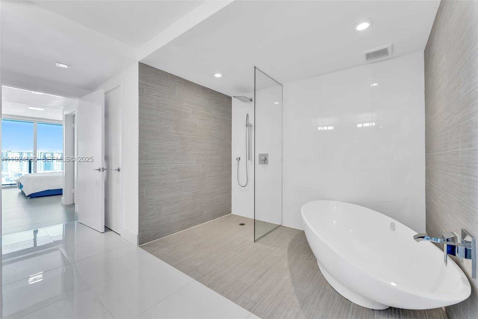 Imagen de Pequeño Objeto