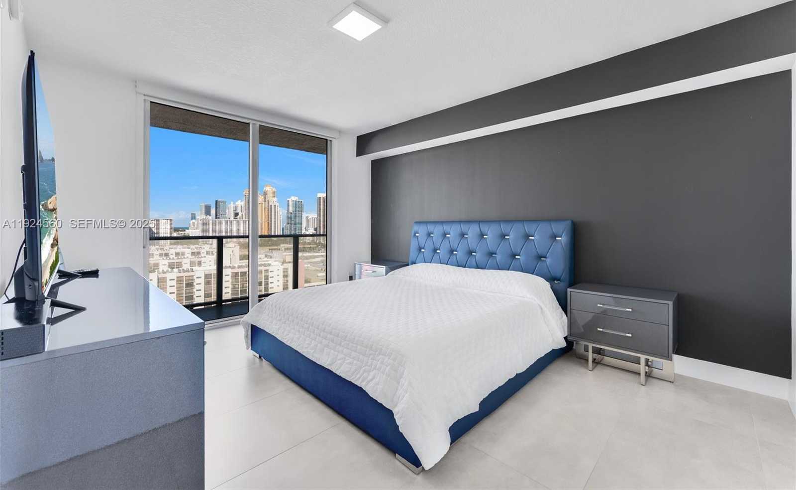 Imagen de Pequeño Objeto