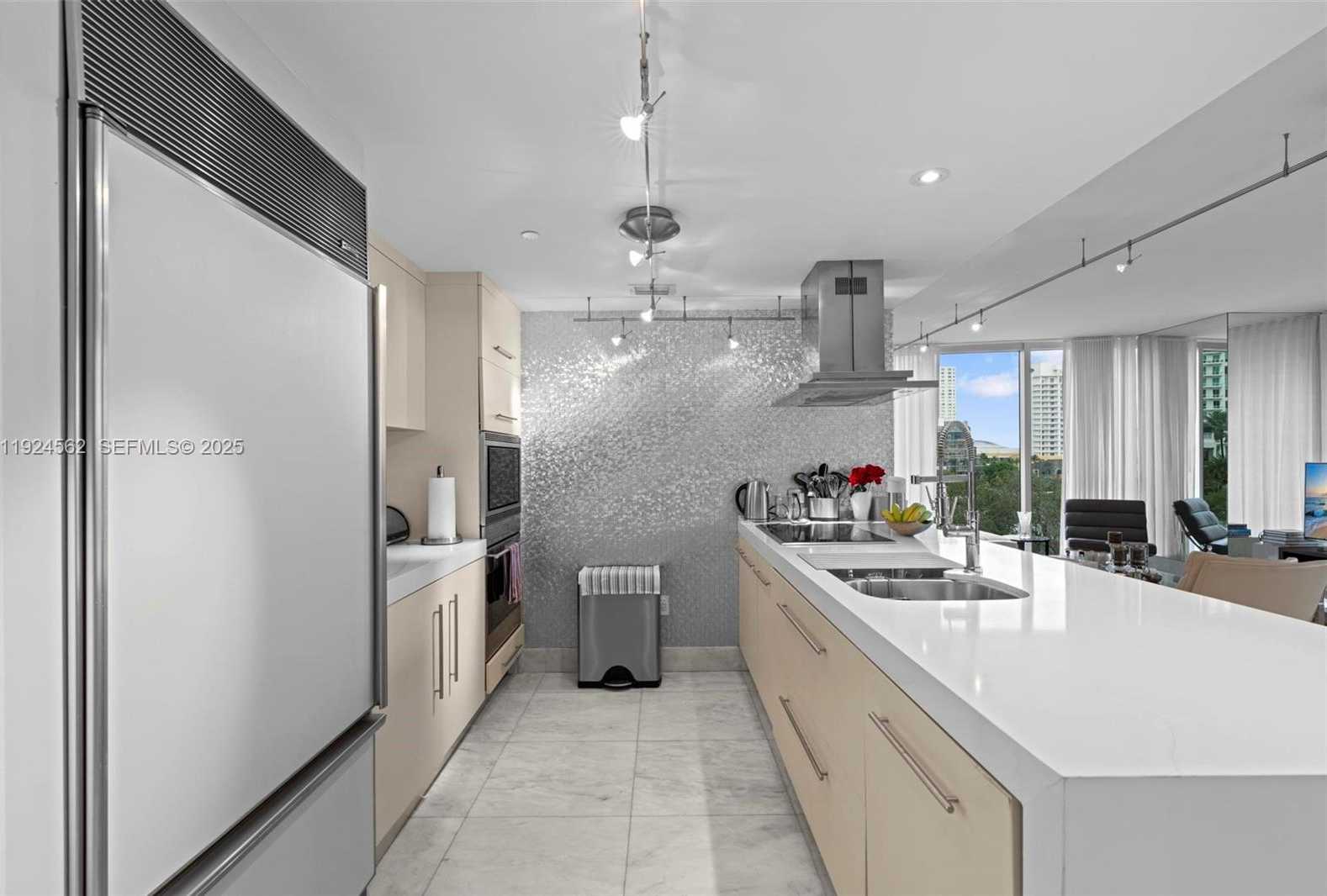 Small Image of 495 BRICKELL AVE #501, Miami Number 6