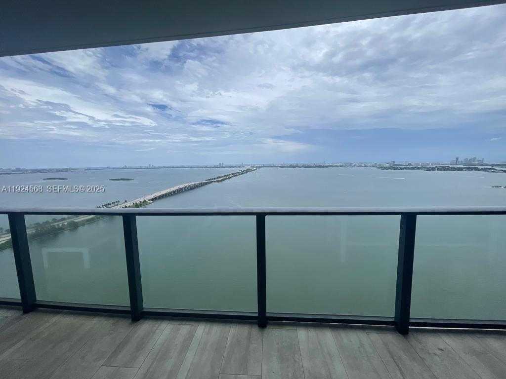 Imagen de Pequeño Objeto