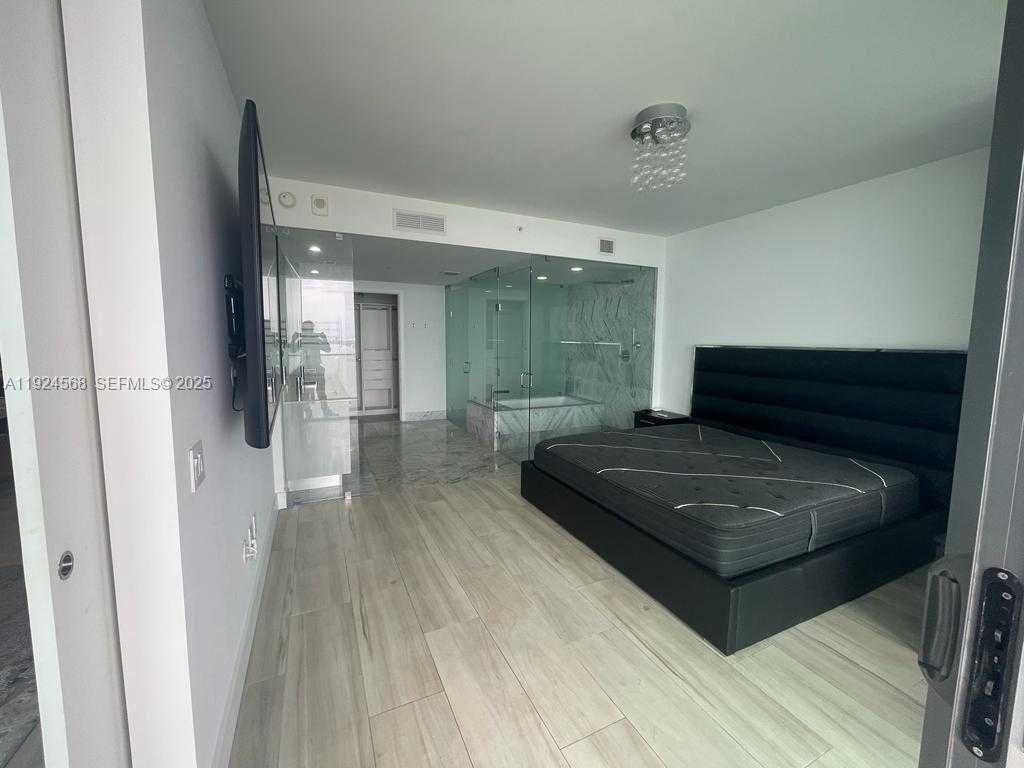 Imagen de Pequeño Objeto