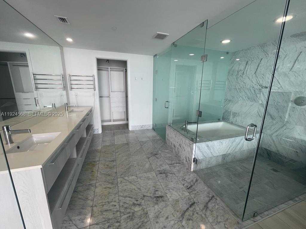 Imagen de Pequeño Objeto