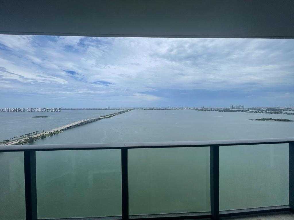 Imagen de Pequeño Objeto