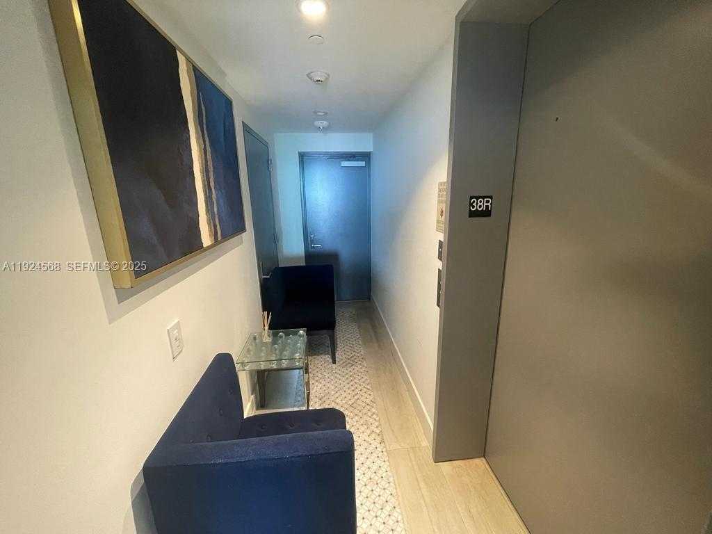 Imagen de Pequeño Objeto